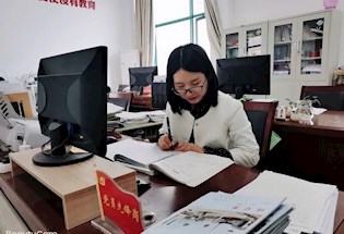 新教师芳华初绽 勇展示秀我风采（数学组）